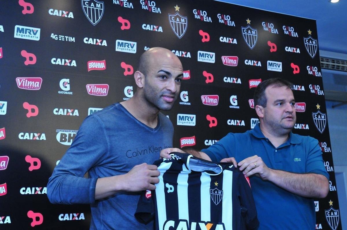 Ronaldo Conceio - indicao do tcnico Marcelo Oliveira, Ronaldo Conceio foi contratado junto ao River Plate-URU. Ele jogou apenas cinco partidas, cometeu falhas e deixou o clube no incio de 2017 rumo ao Pearol-URU.