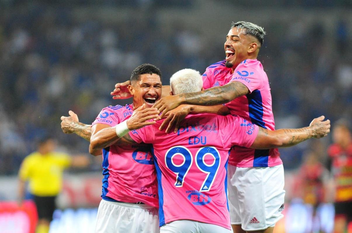 Em reencontro com a torcida aps o ttulo da Srie B, Cruzeiro enfrentou o Ituano no Mineiro, em Belo Horizonte, pela 33 rodada. Veja as melhores imagens!