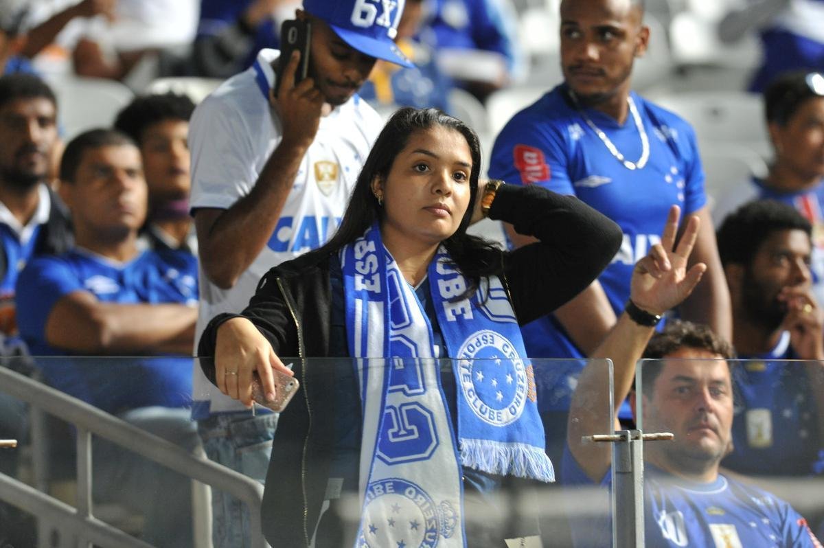 Torcida do Cruzeiro no duelo desta tera, no Mineiro, contra o Racing, pela Libertadores