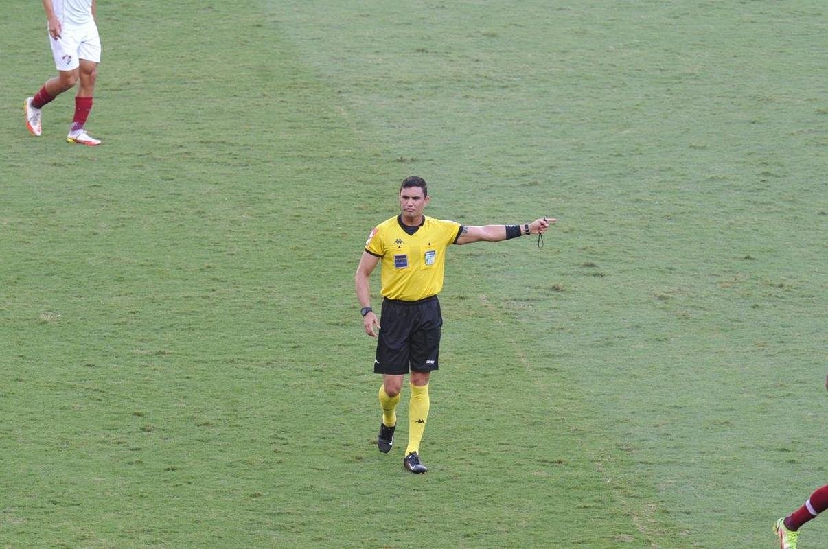 Ainda no primeiro tempo, o Atltico empatou em cobrana de pnalti de Hulk aps reviso do VAR: 1 a 1