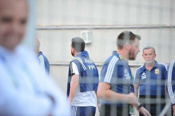 Seleo Argentina chegou a Belo Horizonte para jogo contra o Brasil