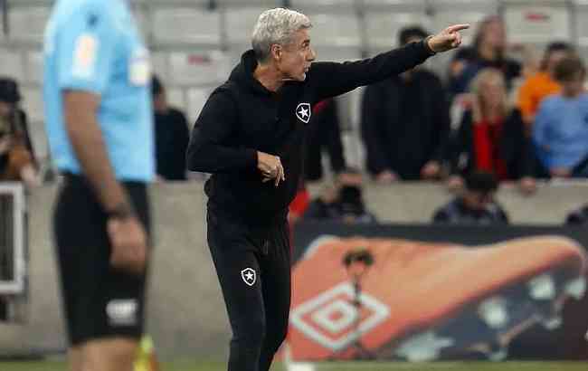 Lus Castro viu detalhe a favor do Athletico em derrota do Botafogo pelo Campeonato Brasileiro