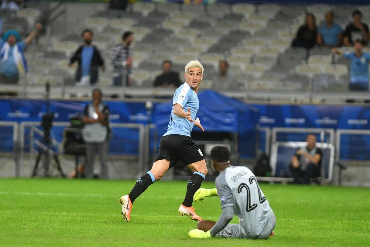 Fotos de Uruguai x Equador, no Mineiro