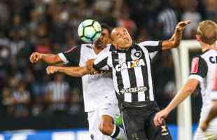 Atltico e Botafogo duelaram no Estdio Nilton Santos pelas quartas de final da Copa do Brasil