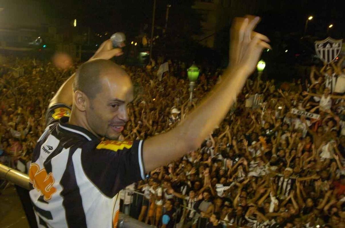 Atltico foi campeo mineiro de 2010 com Luxemburgo. Marques anunciou a aposentadoria aps a conquista