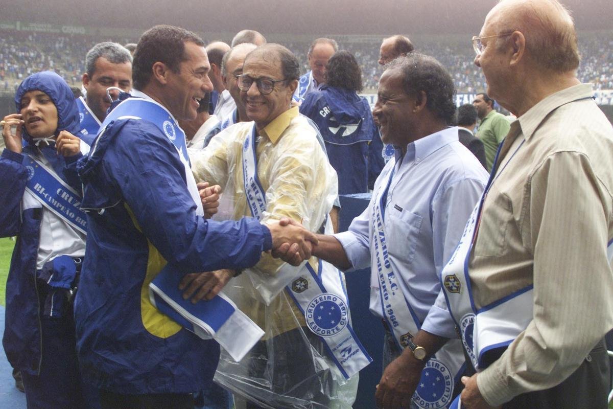 7 de dezembro de 2003 - Luxemburgo no jogo da taa, contra o Fluminense, no Mineiro, vencido por 5 a 2