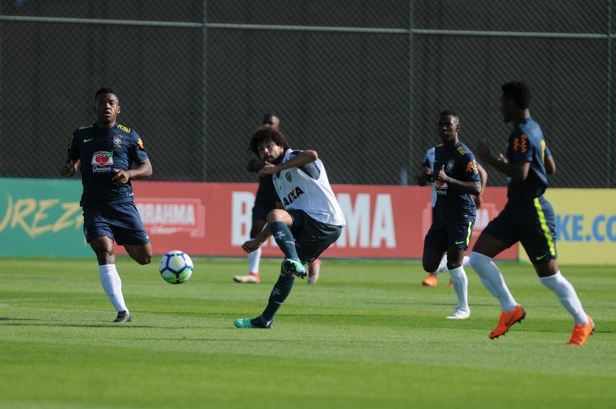 Atltico colocou alguns reforos em campo e derrotou a Seleo Brasileira Sub-20 por 5 a 3 com gols de Ricardo Oliveira (2), Denlson, Terans e Erik. Jhonny Lucas, Alerrandro e Alan descontaram.