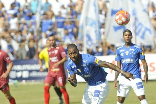Cruzeiro abriu 2 a 1 no primeiro tempo, com gols de Raniel e Robinho; Alemo descontou para o Guarani