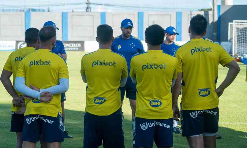 Imagens do ltimo treino do Cruzeiro antes de enfrentar o Sergipe pela Copa do Brasil