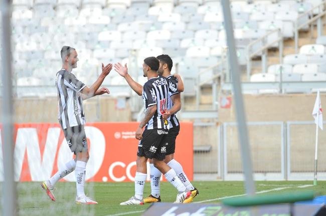 Fotos do jogo de ida da semifinal do Campeonato Mineiro, entre Caldense e Atltico, no Mineiro, em Belo Horizonte