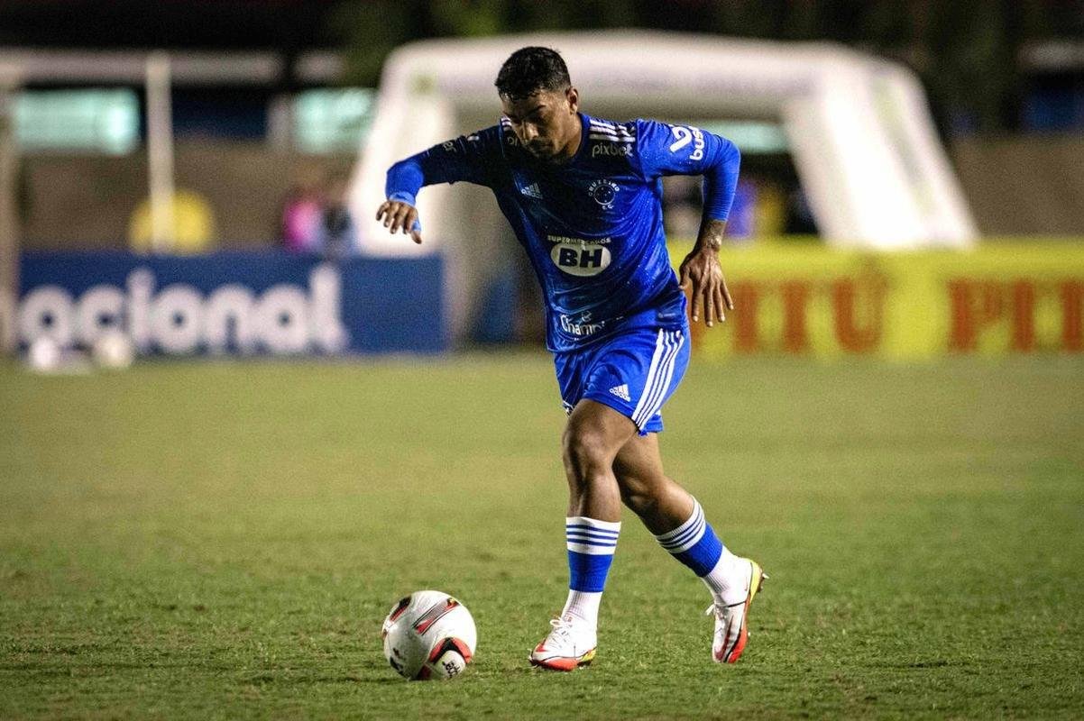 Fotos da partida entre Londrina e Cruzeiro, pela S�rie B