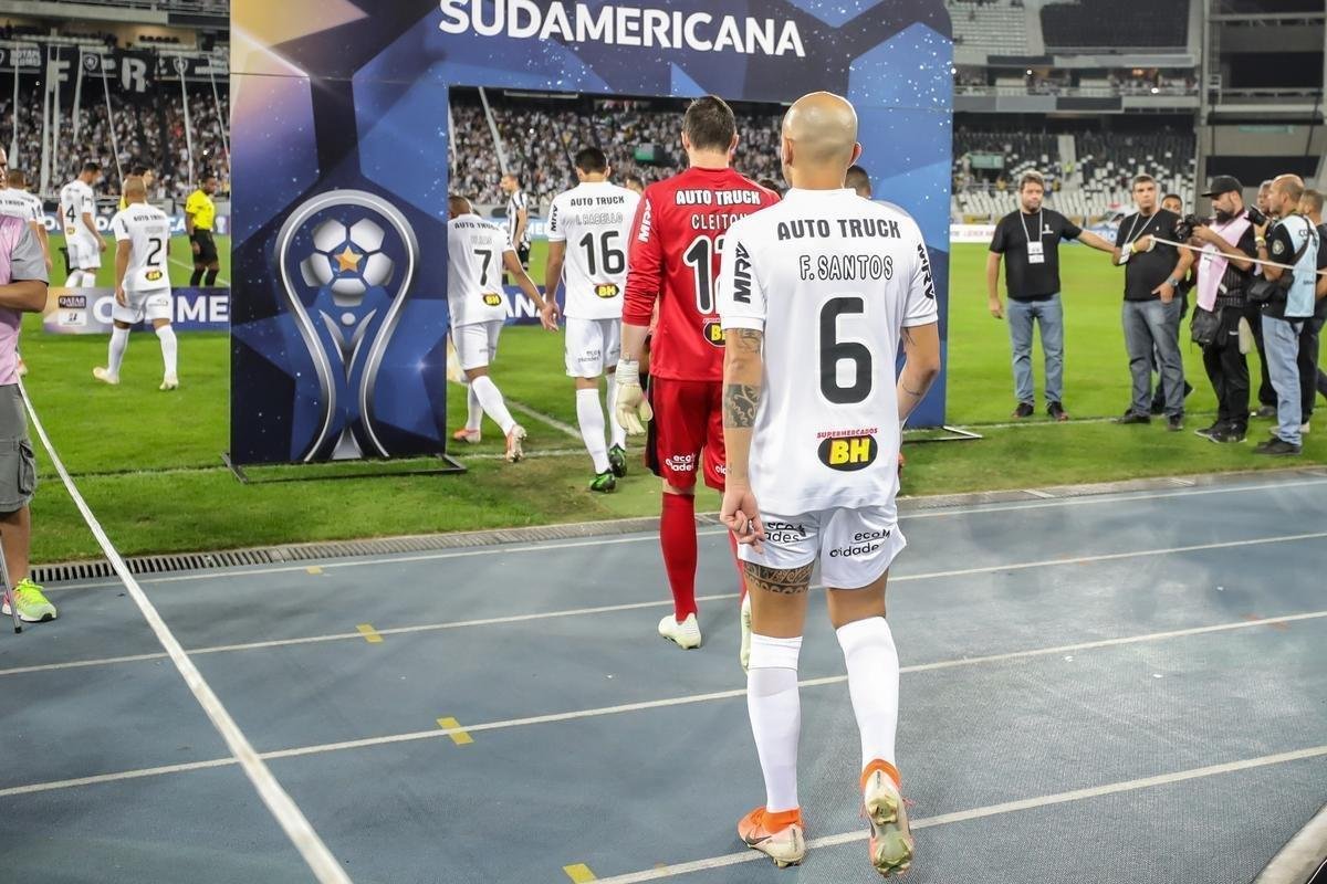 Fotos do duelo entre Botafogo e Atltico, no Estdio Nilton Santos, no Rio, pela ida das oitavas de final da Copa Sul-Americana