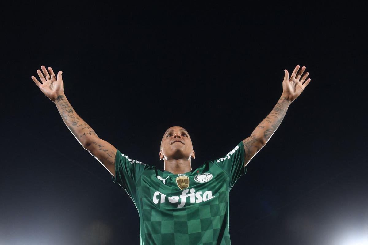 Fotos: festa dos jogadores do Palmeiras com a taa da Libertadores