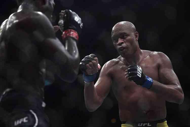 Mais próximo dos 50 anos, Anderson Silva planeja última luta no MMA -  Superesportes