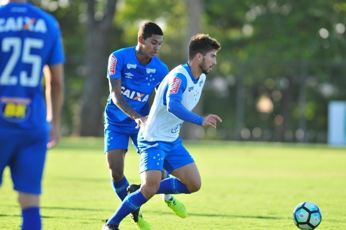 Imagens do treino do Cruzeiro desta quinta-feira, na Toca da Raposa II (Alexandre Guzanshe/EM D.A Press)