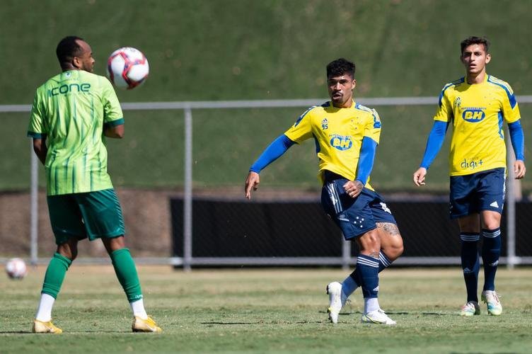 Cruzeiro empatou por 1 a 1 com o Boavista-RJ em jogo-treino realizado neste sbado (22/5), na Toca da Raposa II. Rafael Sobis marcou o gol celeste, enquanto Douglas Pedroso fez para a equipe do Rio de Janeiro.