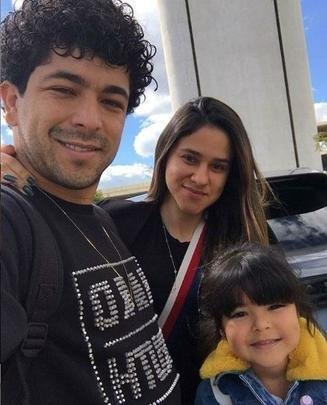 Luan está em viagem com a família