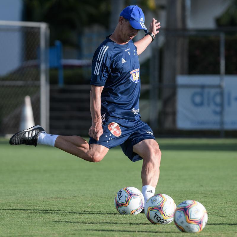 Cruzeiro treinou na tarde desta terça-feira (1/12), na Toca da Raposa II, e encerrou sua preparação para enfrentar o América, no Independência, pela 25ª rodada da Série B