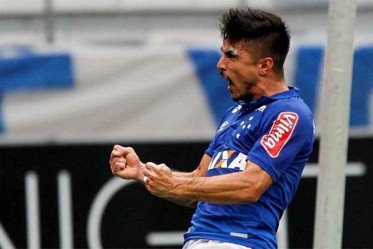 Willian (2013): emprestado pelo Metalist da Ucrnia em julho de 2013, Willian marcou 15 gols em 61 jogos at ser adquirido em definitivo em julho de 2014 (3,5 milhes de euros). Com contrato longo, o 'Bigode' virou xod dos torcedores e foi pea importante no bicampeonato brasileiro. Entretanto, passou em branco em vrias partidas de sua ltima temporada e acabou envolvido em troca com o Palmeiras por Robinho. Em trs anos e meio de Cruzeiro, Willian fez 40 gols em 185 partidas. Pelo Verdo em 2017, balanou as redes 17 vezes em 52 apresentaes.