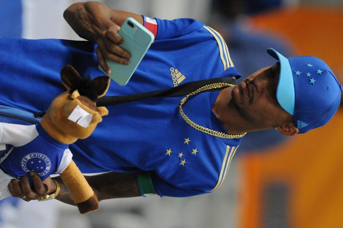 Torcida do Cruzeiro deu show mais uma vez e lotou o Mineiro na partida contra o CRB pela 11 rodada da Srie B