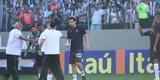 Atacante Fred durante o aquecimento para o clssico contra o Cruzeiro, no Independncia