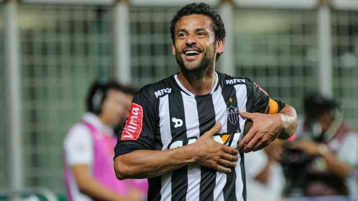 Fred - a diretoria anunciou a rescisão com o atacante, que tinha vínculo até dezembro de 2018. Horas depois, ele acertou seu acerto com o rival Cruzeiro. Vínculo na Toca da Raposa II será de três anos.