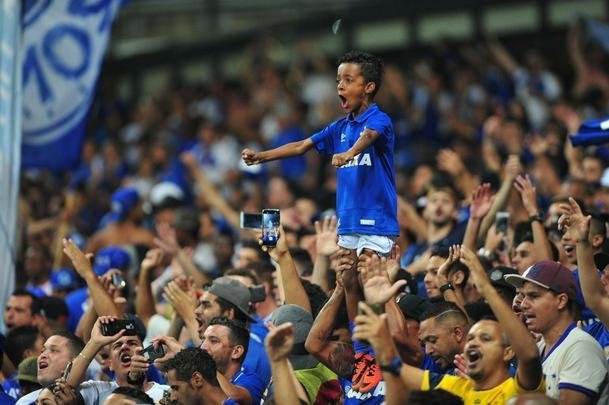 Torcida do Cruzeiro lotou Mineiro na partida de volta das quartas de final da Copa do Brasil