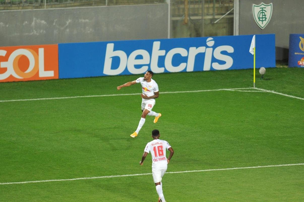 Gabriel Novaes ampliou para o Bragantino no segundo tempo e fechou o placar: 2 a 0 sobre o Amrica no Independncia