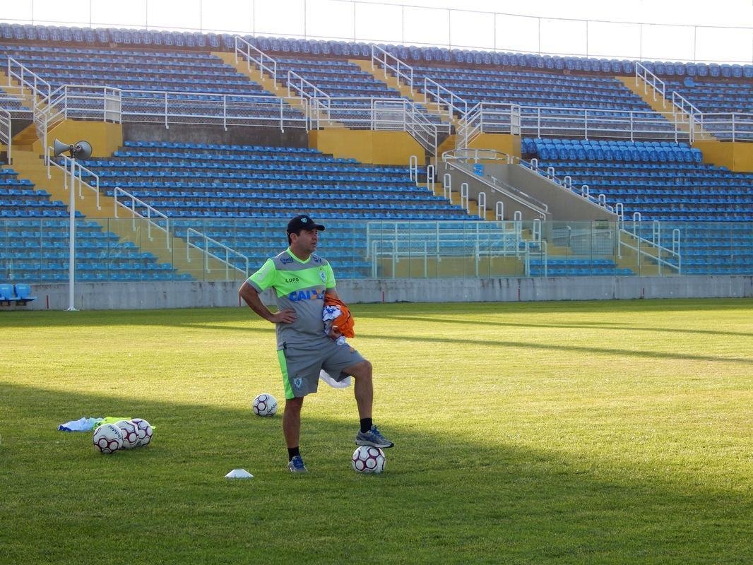 Elenco do Amrica fez ltimo treinamento, no Presidente Vargas, antes de duelo contra o Cear