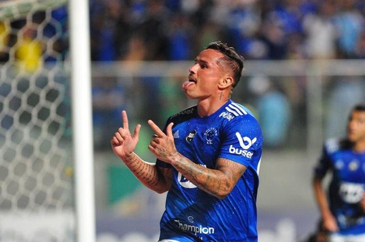 O Cruzeiro goleou o Nutico por 4 a 0 no Independncia, em Belo Horizonte, na 26 rodada da Srie B