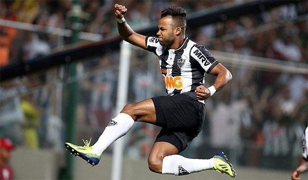 Fernandinho - Contratado logo aps a conquista da Copa Libertadores de 2013 depois de deixar o Al-Jazira, dos Emirados rabes, Fernandinho chegou ao Atltico com a responsabilidade de ser o substituto de Bernard. Em quase 10 meses de clube, o camisa 11 disputou 47 partidas, marcou nove gols e contribuiu com seis assistncias.