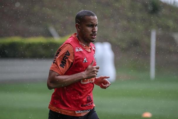 Atlético treina com Victor e Jair em campo; veja fotos