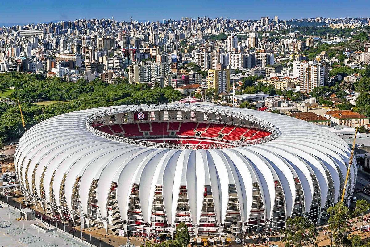 Beira Rio, em Porto Alegre - 50.128 pessoas (estdio do Internacional)