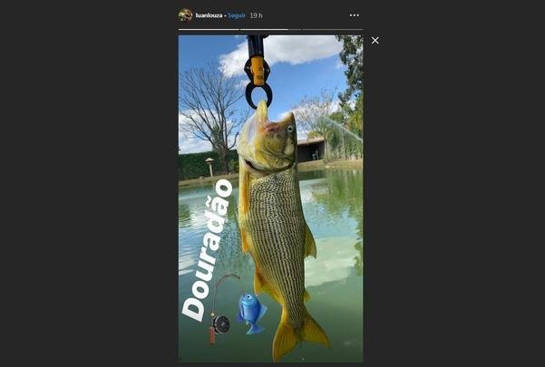 E teve pescaria também nesse recesso. Quem pescou esse dourado foi o atacante Luan, em Araras-SP