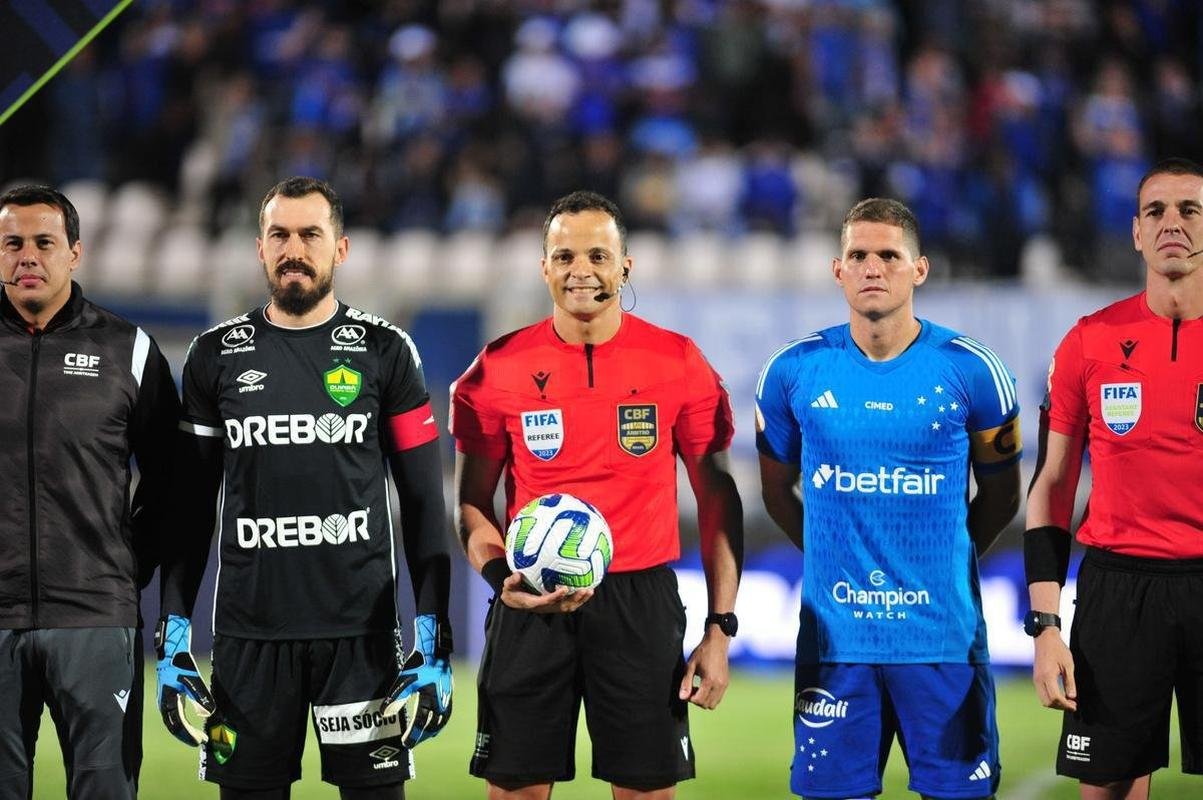 Cruzeiro x Cuiab: fotos do jogo na Arena do Jacar, em Sete Lagoas