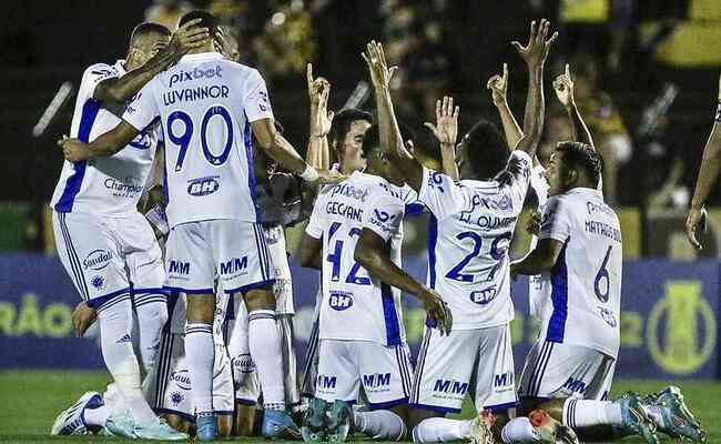 Cruzeiro goleou o Novorizontino por 4 a 1 no Jorjo, em Novo Horizonte