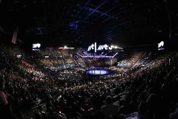 UFC 196, em Las Vegas - Fãs lotam o MGM Grand Garden Arena para os duelos principais