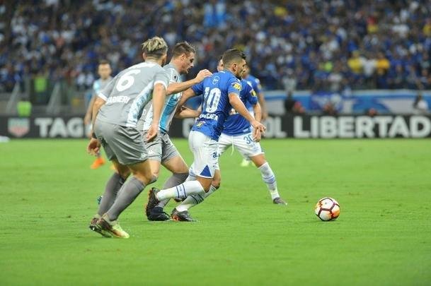 Fotos do primeiro tempo do duelo entre Cruzeiro e Racing, no Mineiro, pela Libertadores