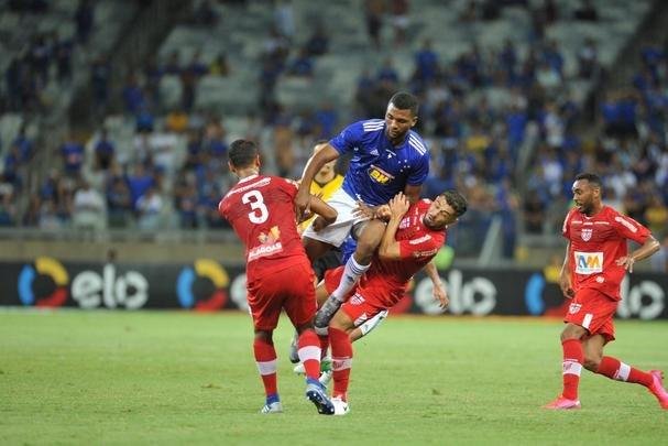 Cruzeiro enfrentou o CRB no Mineiro