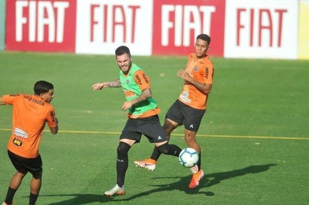 Veja fotos do treino na Cidade do Galo 