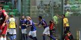 Rafael Silva marcou gol sobre rival e comemorou imitando galinha