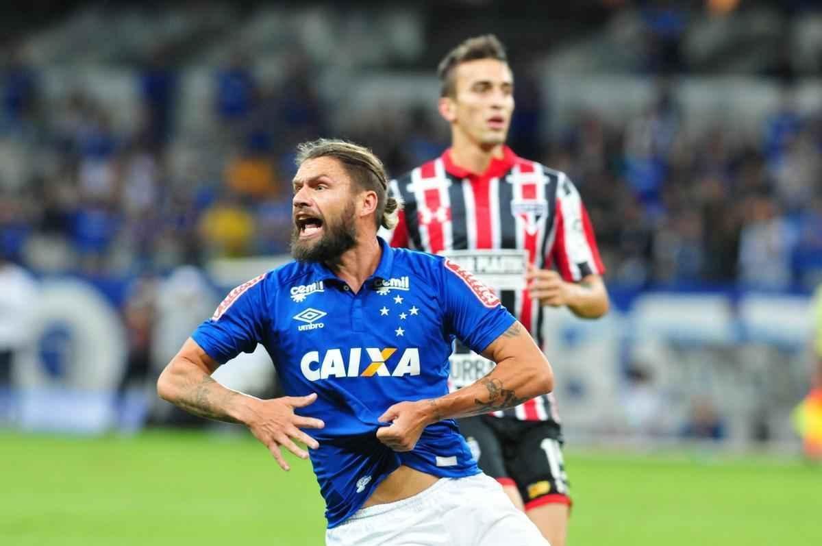 Imagens de Cruzeiro x So Paulo, pela quarta fase da Copa do Brasil, no Mineiro
