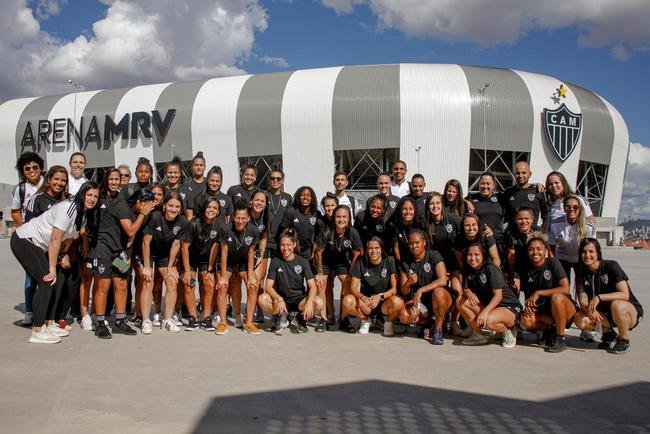 Jogadoras do Atltico visitam Arena MRV, que tem 92% das obras concludas 