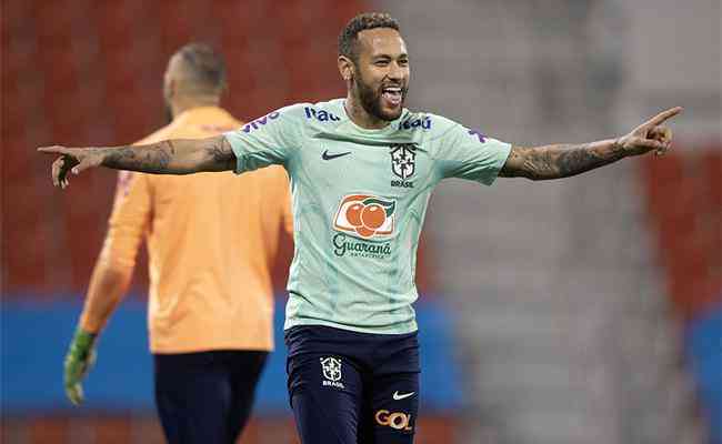 Neymar treinou e foi confirmado por Tite na equipe