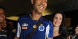 Nilton, de 33 anos, ex-volante de Cruzeiro, Corinthians e Internacional, rescindiu seu contrato com Oeste no in�cio de novembro. Ele est� sem clube.