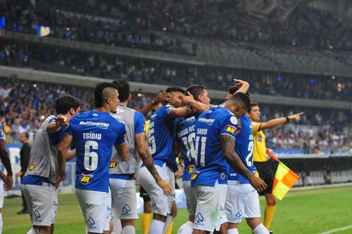 Fotos de Cruzeiro x So Paulo, no Mineiro, pela 26 rodada do Campeonato Brasileiro