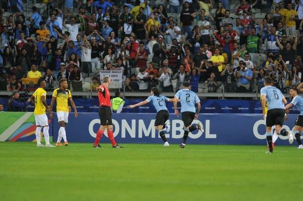 Fotos de Uruguai x Equador, no Mineiro