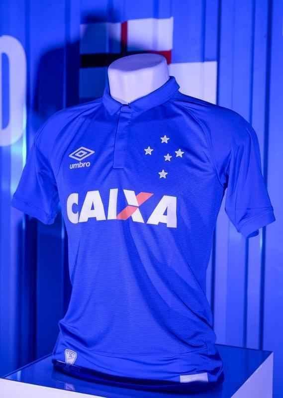 Imagens do lanamento do novo uniforme do Cruzeiro. Evento foi realizado na noite desta quinta-feira (12/05), na esplanada do Mineiro