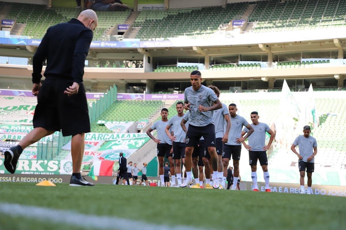 Fotos do aquecimento do Atltico no Allianz Parque antes do jogo contra o Palmeiras pela 19 rodada do Campeonato Brasileiro