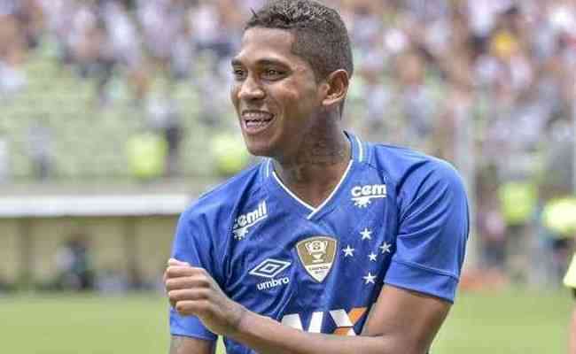 O atacante Raniel teve passagem vitoriosa pelo Cruzeiro
